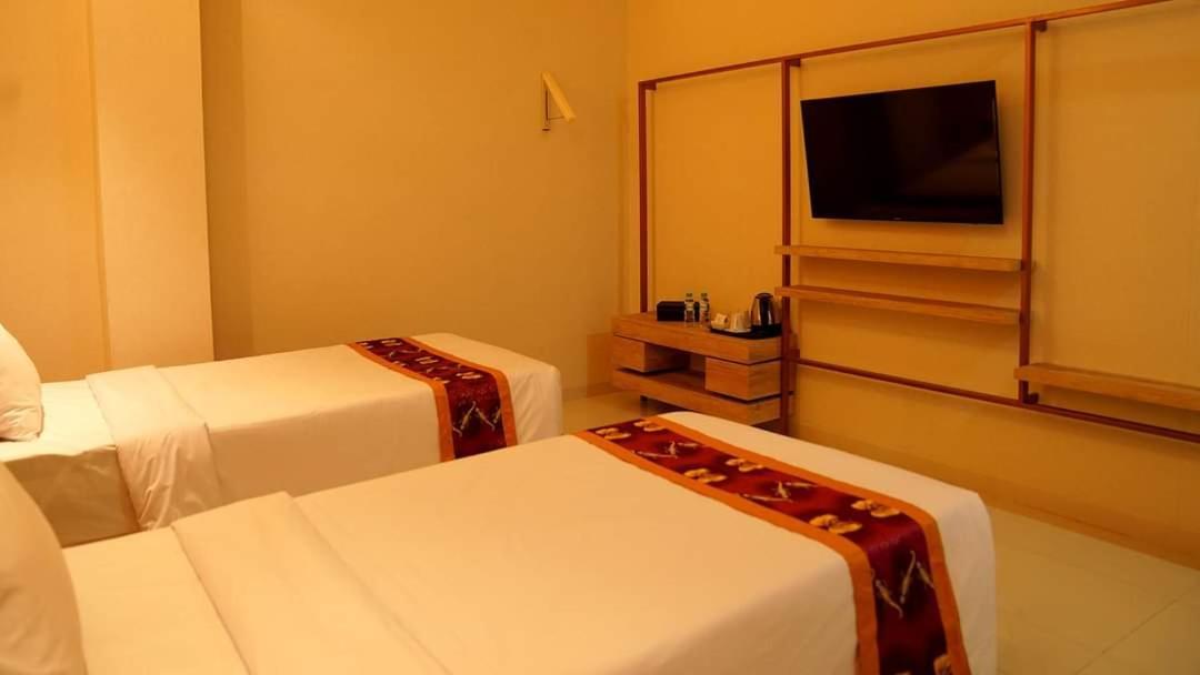 ג'איפורה Elohim Hotel Sentani מראה חיצוני תמונה